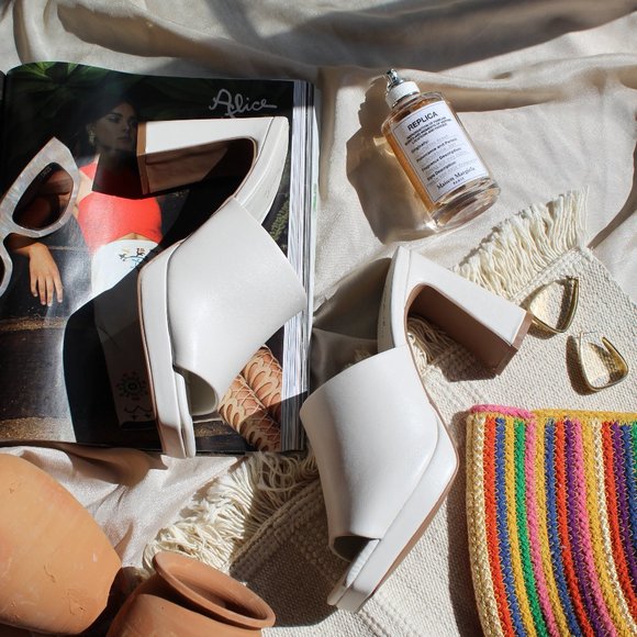 🚨LAST PAIR// Off White vegan leather block heel platform Mule - Picture 3 of 12